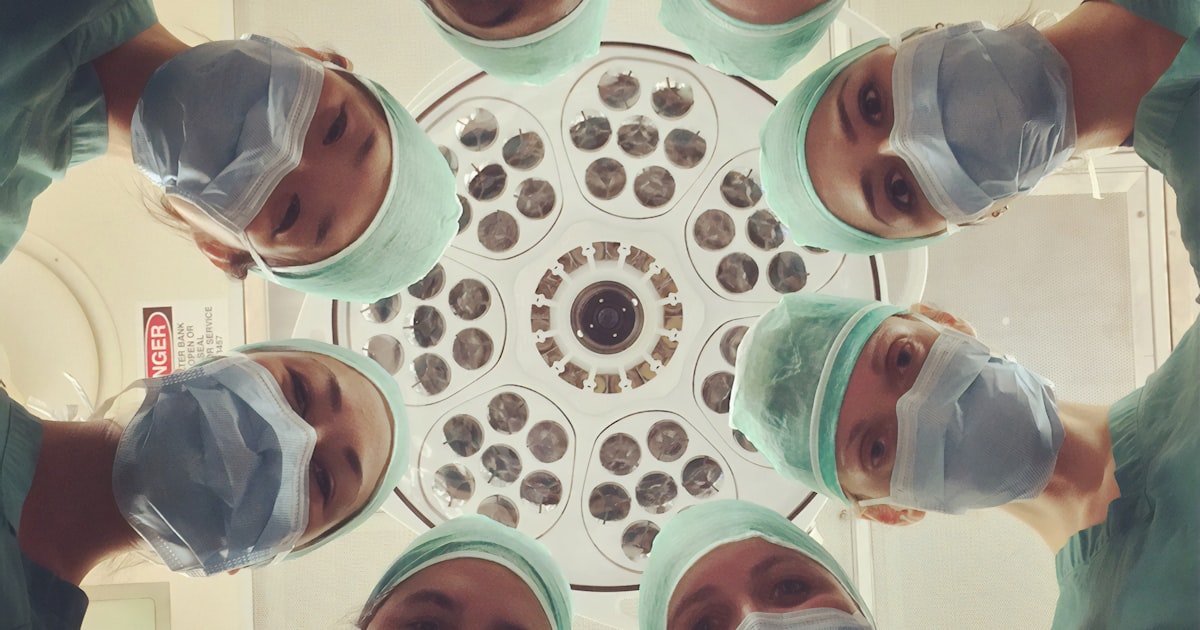 Tendências da Biomedicina em 2026: IA, Genômica e Novas Fronteiras